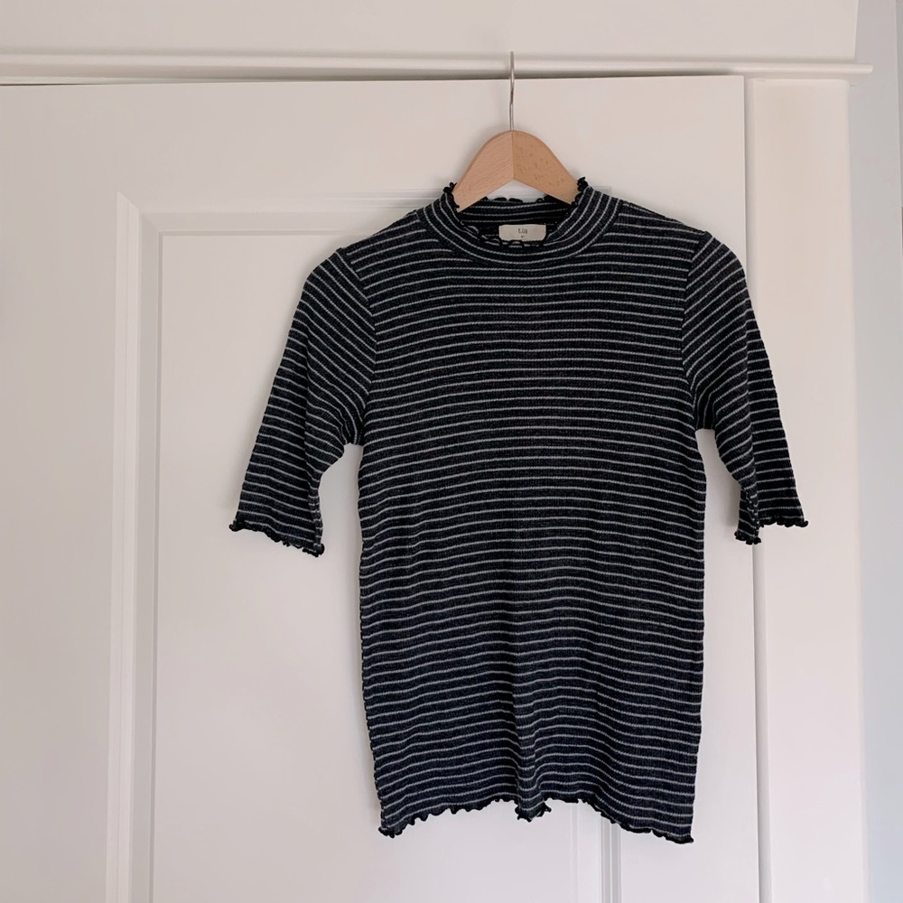 BNWT Anthropologie light knit shirt